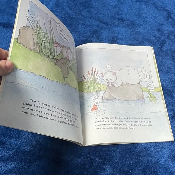 Trolls Learning Book - Red Cover - Picture 5 of 7